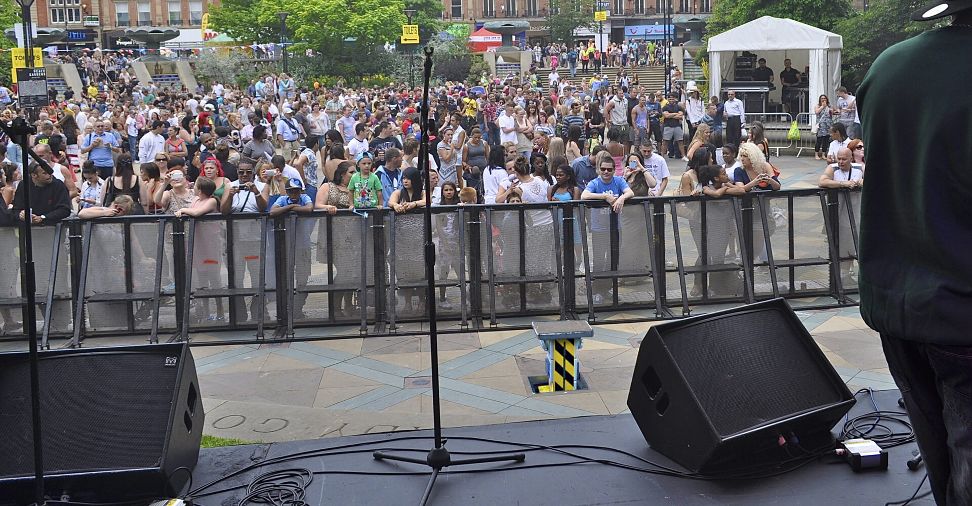 Image of outdoor concert with pop up power unit