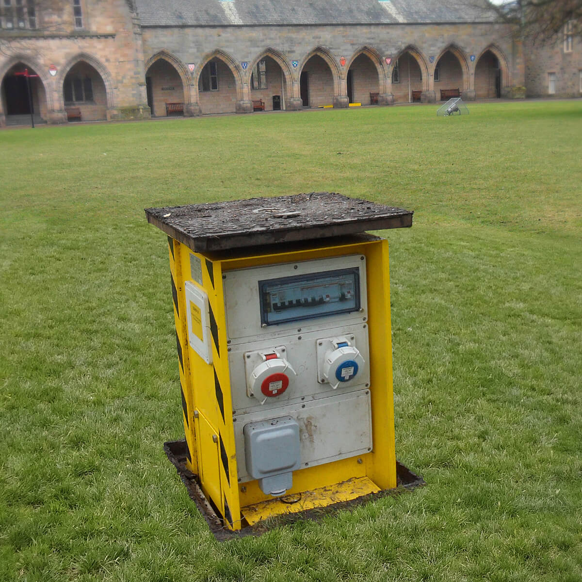 Pop Up Power Supplies Power Bollards