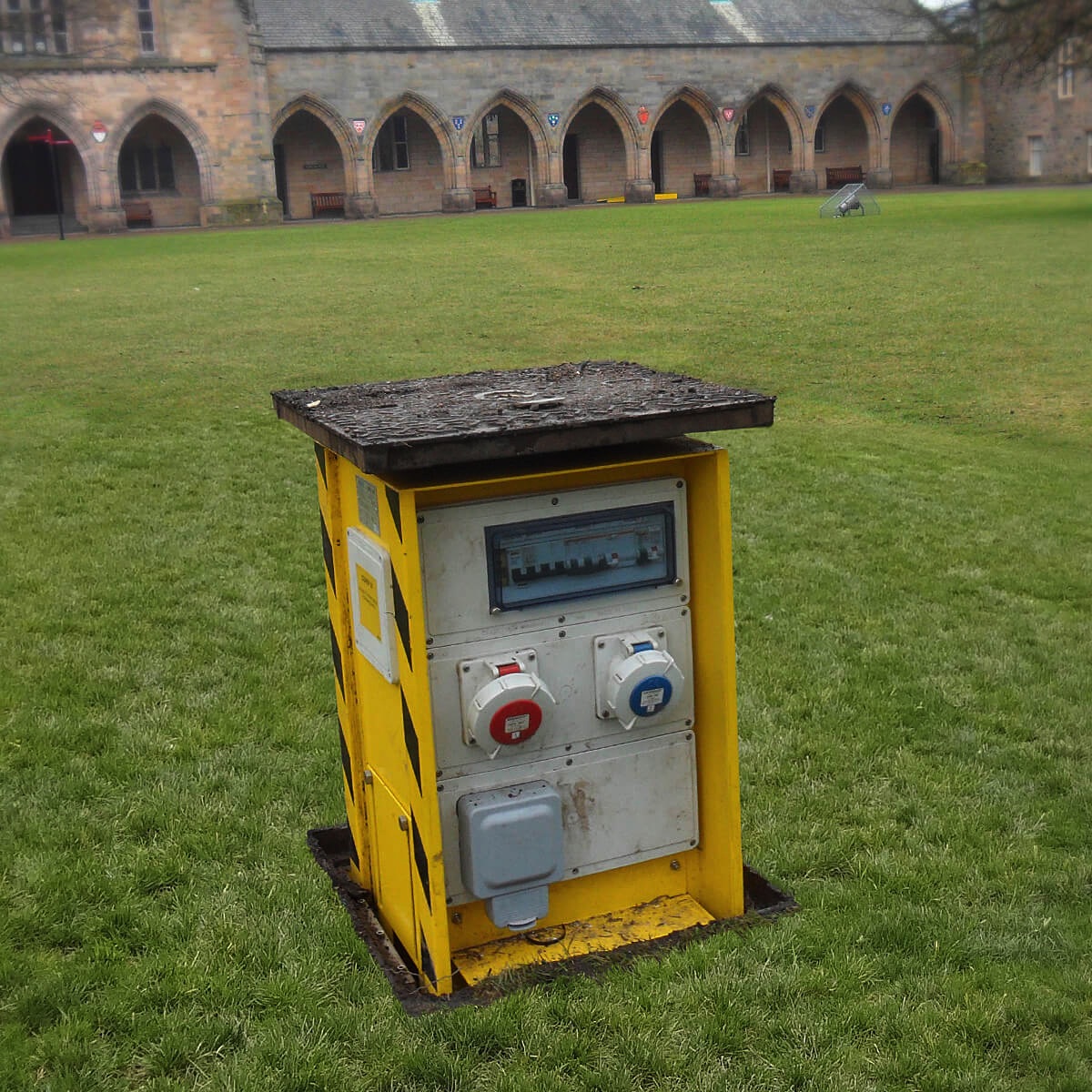 Pop Up Power Supplies Power Bollards